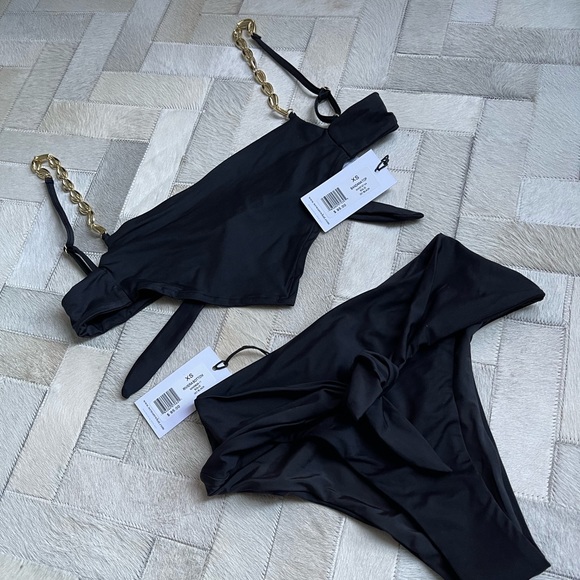 WeWoreWhat Black Bandana Top with Gold Shell Straps Size XS (NWT) - Picture 8 of 15